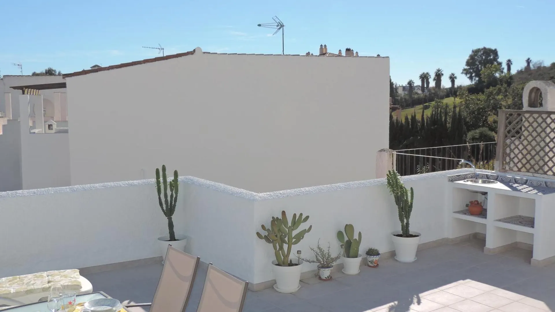 Apartamento Entero Con Solarium En Sabinillas, Con Piscina Y Al Lado Del Puerto De La Duquesa Manilva Spain